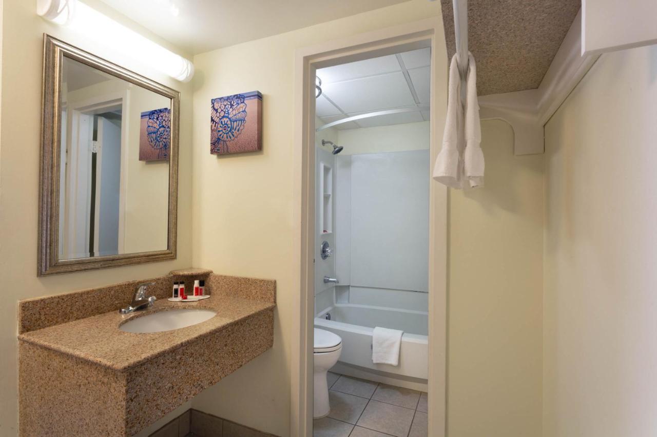 Ramada Plaza By Wyndham Virginia Beach Oceanfront Eksteriør billede